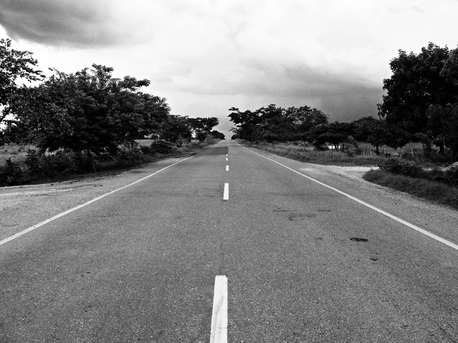 A realistic road trip budget comes from tracking fuel, lodging, and food by the day