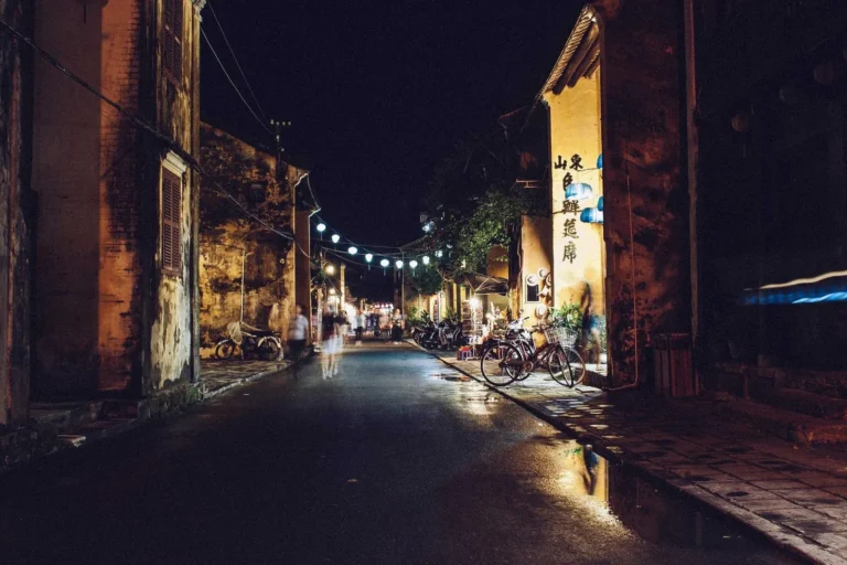 Best Travel Price Reviews: How to Compare Costs and Book Smarter